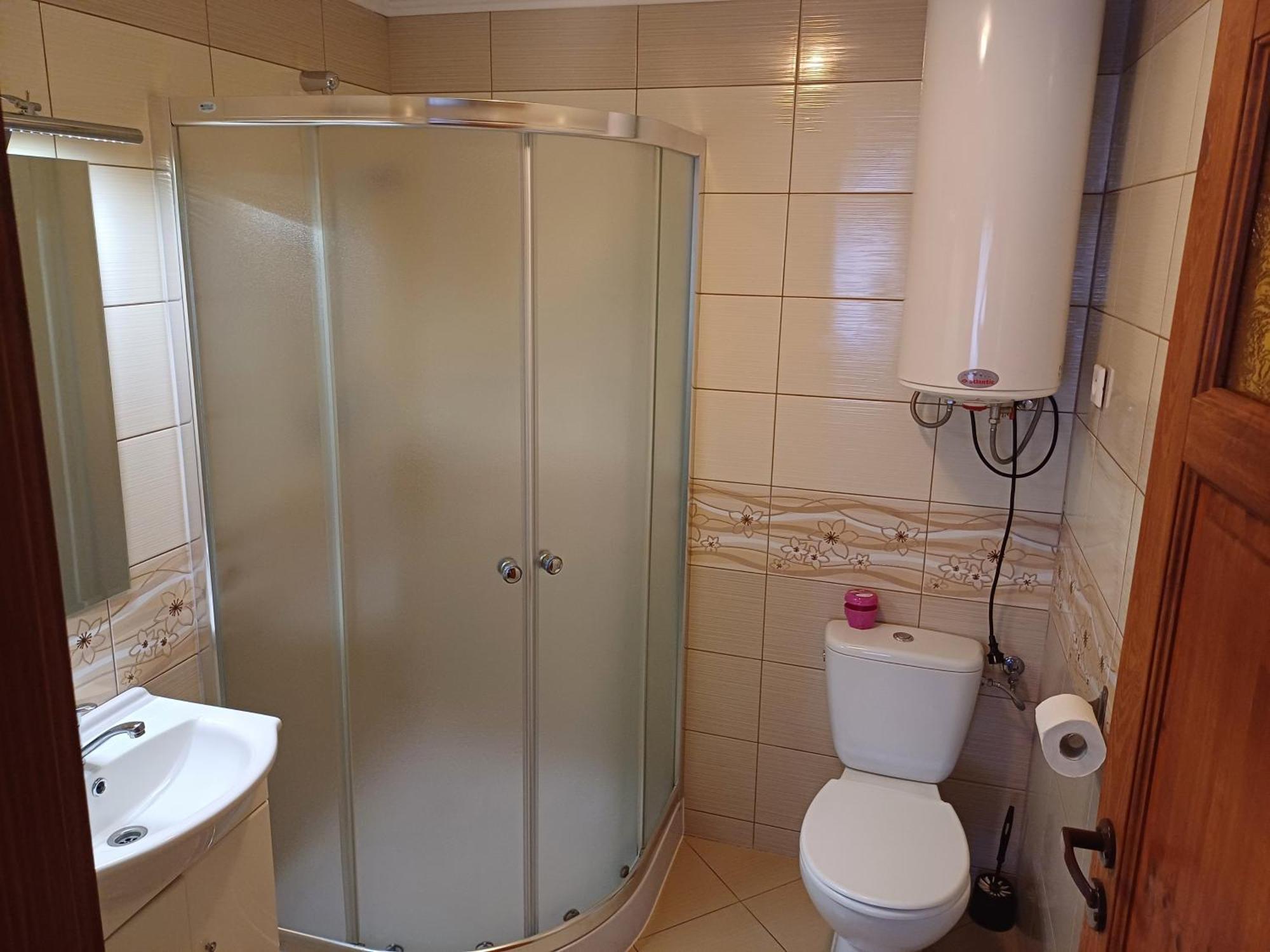 U Tadzia 603-425-844 *